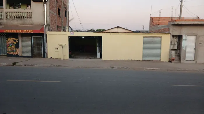 Vendo casa com ponto de comercio