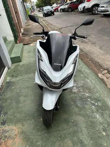 Honda PCX 160 DLX versão topo linha
