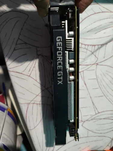 Placa de video GTX1660 TI