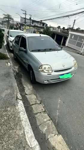 Renault Clio RT/ Privilège 1.6 16V 5P 2002