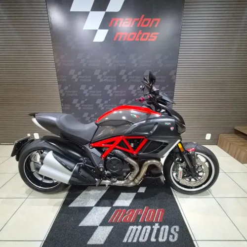 DIAVEL 1198 Carbon