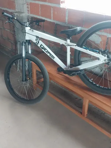 Gios frx evo 2025 com apenas marcas de usos, peças escolhidas a dedo