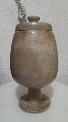 Antigo potiche de pedra sabão