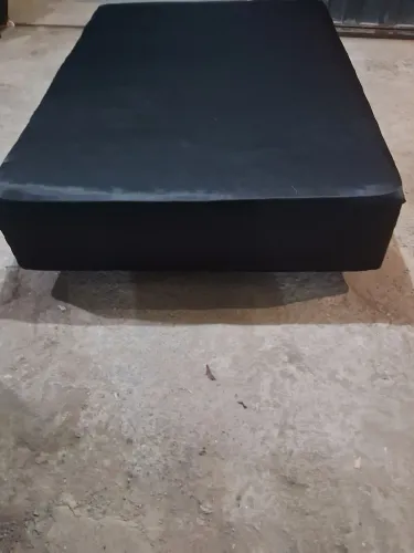 Vendo base de cama box casal por 100 reais entrego 