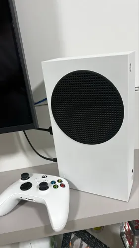 Xbox série s pouco usado