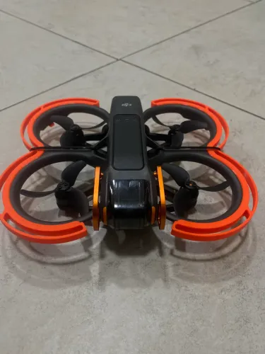 DJI Avata 2 (Apenas o Drone) + 3 Baterias Originais - Estado de Novo