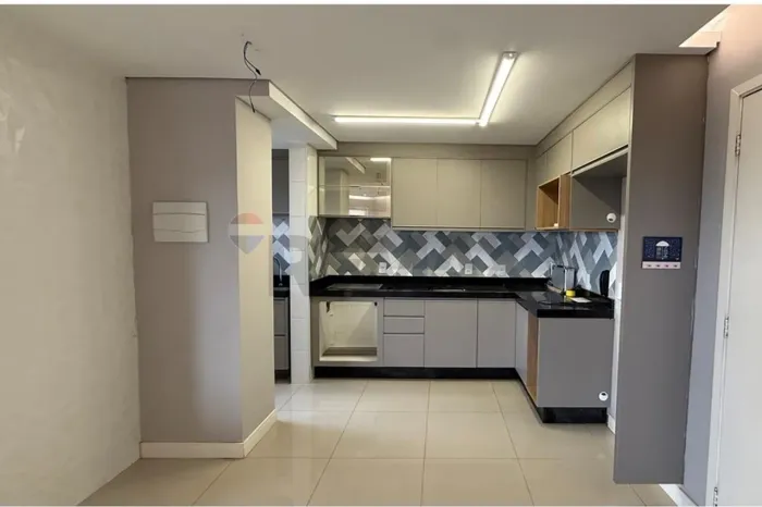 Apartamento Reformado para alugar no Cond. Parque das Arvores