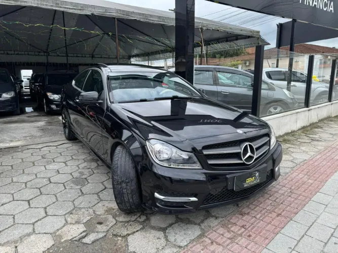 Mercedes-Benz C-180 CGI Coupe Sport 1.6 TB 16V Aut. 2014