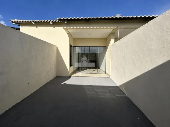 Casa - 2 quartos com garagem - Santa Bárbara
