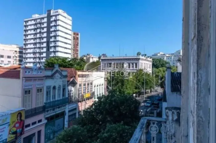 Galpão : / Comercial / Glória