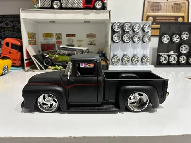 Miniatura Ford f100 preta 