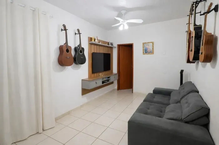 Casa ampla com 4 suítes à venda no Conjunto Pedro Teixeira R$ 520.000,00 (Aceita financia