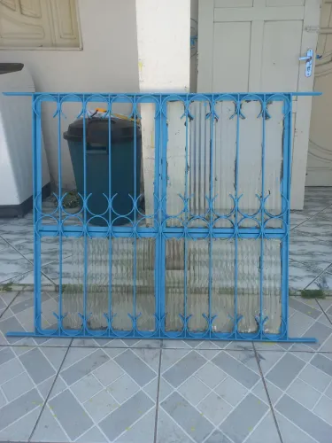 VENDO JANELA DE FERRO MEDINDO 1,20 DE LARGURA PPR 90 CM DE ALTURA