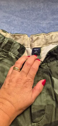 Bermuda camuflada tamanho 14. Gap Kids original nova.