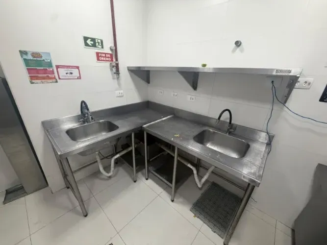 Pia de Inox em L com 2 Cubas