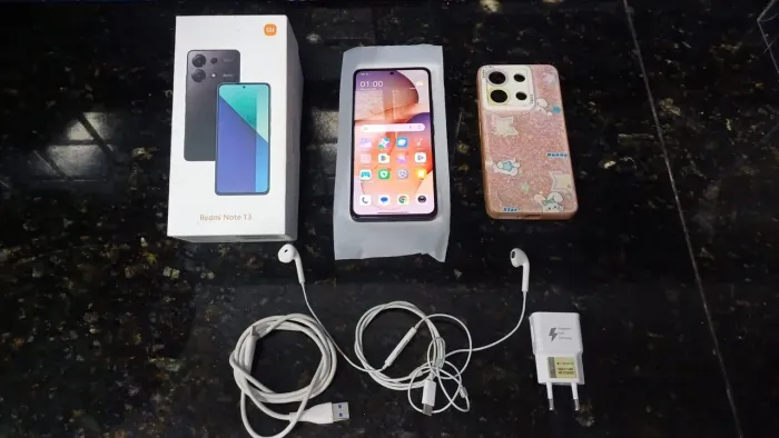 Redmi (NOTE 13 TOP 512GB) e entrego agora aceito cartão particular super rápido não trava