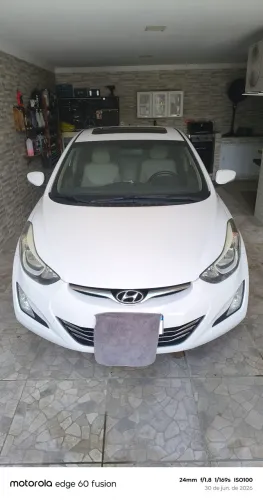 Hyundai Elantra GLS 2.0 16V Flex Aut. 2015