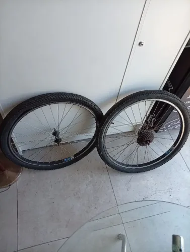 Rodas Houston alumínio pretas aro 24 com catraca.