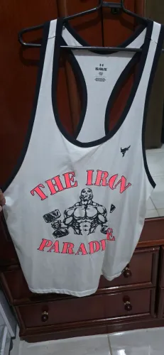 CAMISETA UNDER ARMOUR THE ROCK 