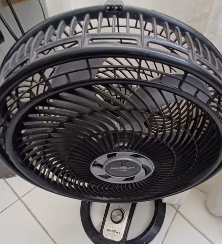 Ventilador Britania bvt410 turbo funcionando perfeitamente.