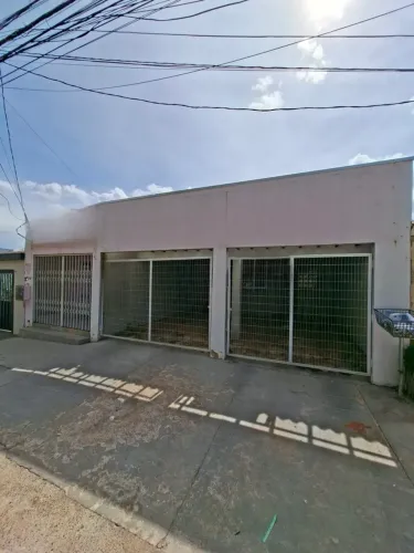 Imóvel para venda tem 223 metros quadrados com 3 quartos em Recanto dos Pássaros - Cuiabá