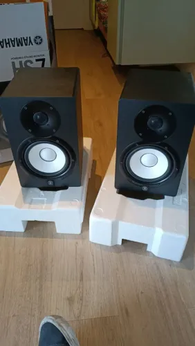 Oportunidade! Par Yamaha hs7 zerado. Monitores de referência mixagem e masterização 