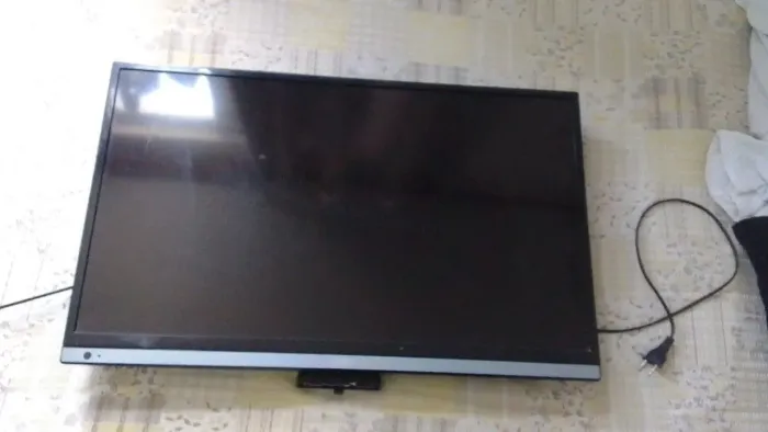 Vendo televisão no precinho