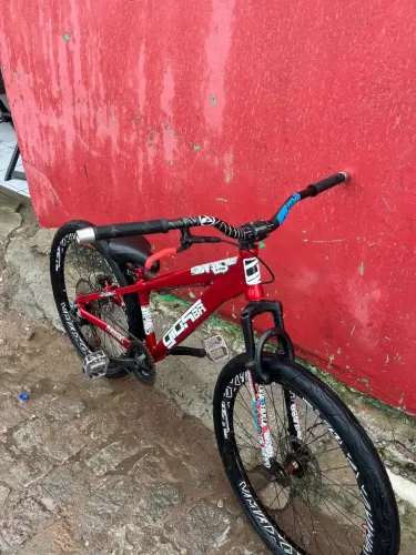 Bike viking com os adesivos da gios