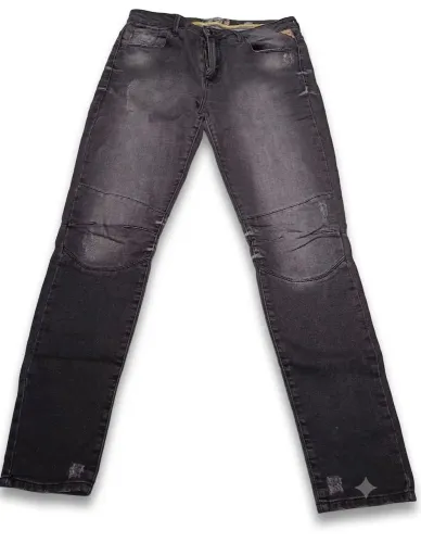 Calça Jeans Masculina Skinny Preta Estonada com Detalhe Biker nos Joelhos e Rasgos
