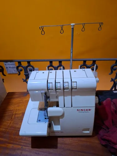 Máquina de costura Singer
