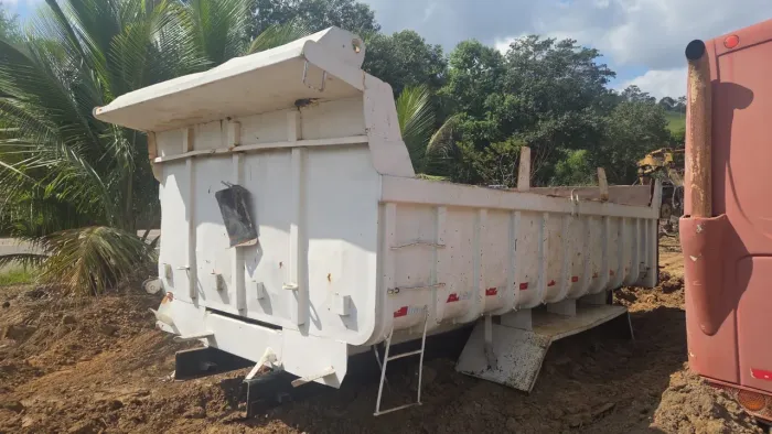 Caçamba truck 