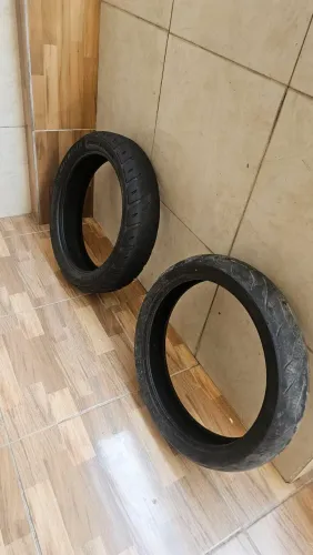 2 PNEUS PARA MOTO ARO 17 SEMI-NOVOS (LER A DESCRIÇÃO)