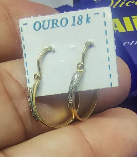 Brinco Argola Alça Diamantes Ouro Amarelo e Branco 18 Kilates Peso 1.57 Gramas 15 mm