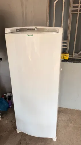 Vende-se Geladeira Frost Free 300L