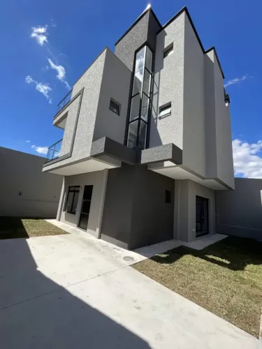 SOBRADO TRIPLEX NOVO EM CONDOMÍNIO - SEM GEMINAÇÃO - À VENDA NO NOVO MUNDO