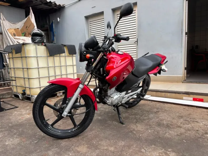 *YBR Factor 125 ED 2011 Completa, Revisada + Baú 100L + Pneus Novos e Acessórios*