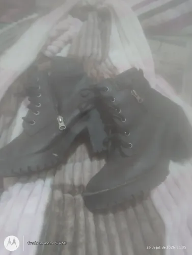 Vendo bota coturno nova 40$ tmh 35/36
