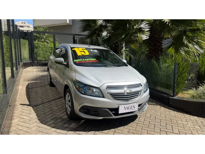 Chevrolet Onix Hatch LT 1.4 8V Flex Mec. 4P 2015