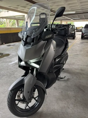 Yamaha XMAX 300 Connected 2026/2027 | 3.000 km | Impecável + Acessórios!