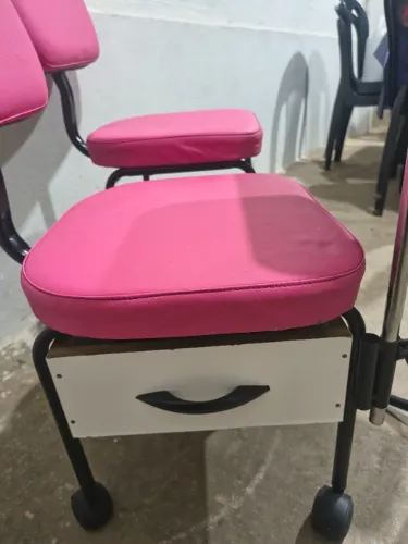 Cadeira manicure com gaveta ,cadeira cliente .