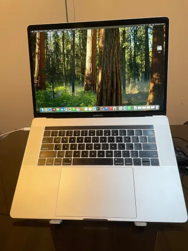 MacBook Pro 2018 Touch Bar excelente estado