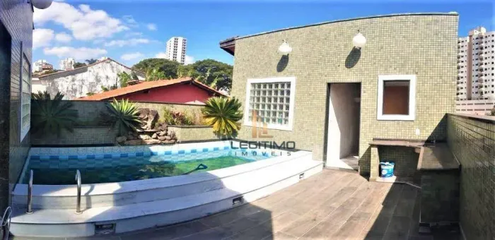Sobrado à venda na Zona Norte, 3 suítes, piscina, churrasqueira e 3 vagas