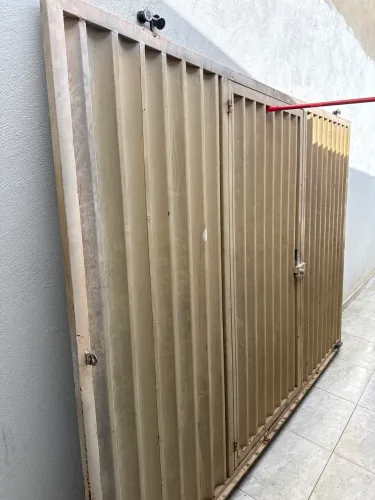 Portão 2,5 mt x 2,10mt. Pra retirar no local