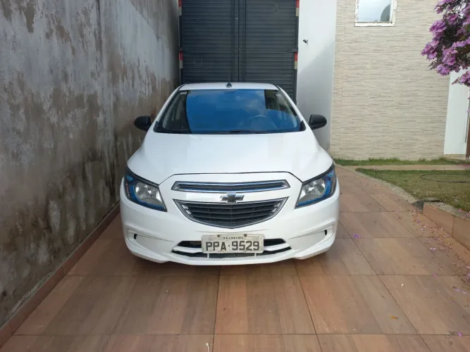 Chevrolet Onix Hatch LT 1.0 8V Flex Power Mec. 4P 2015