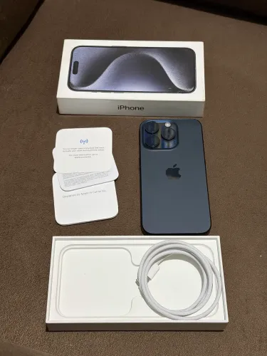 iPhone 15 Pro 256GB Azul Titânio Conservado
