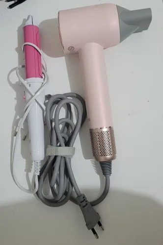 Secador de cabelo e babyliss