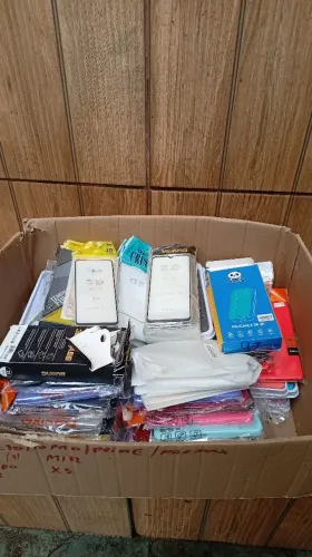 CAIXA COM CAPAS E PELÍCULA DO XIAOMI 