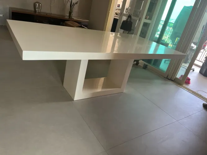 Mesa Laka branca