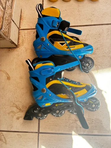 Patins semi novo 35/40