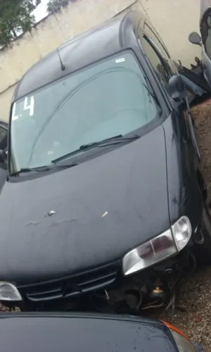 Sucata de Citroen Berlingo 1.8 2002 - Motor já vendido - Somente para peças